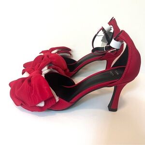 A NEW DAY Grace Bow Pumps Memory Foam Red Size 7 NWT